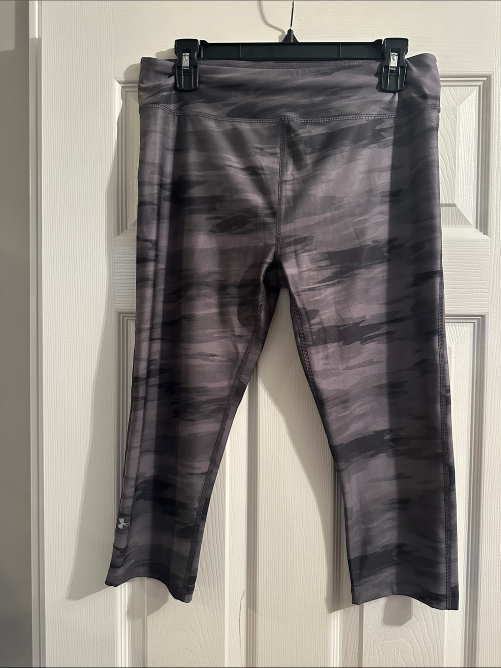 Under Armour Gray Camouflage Crop Leggings